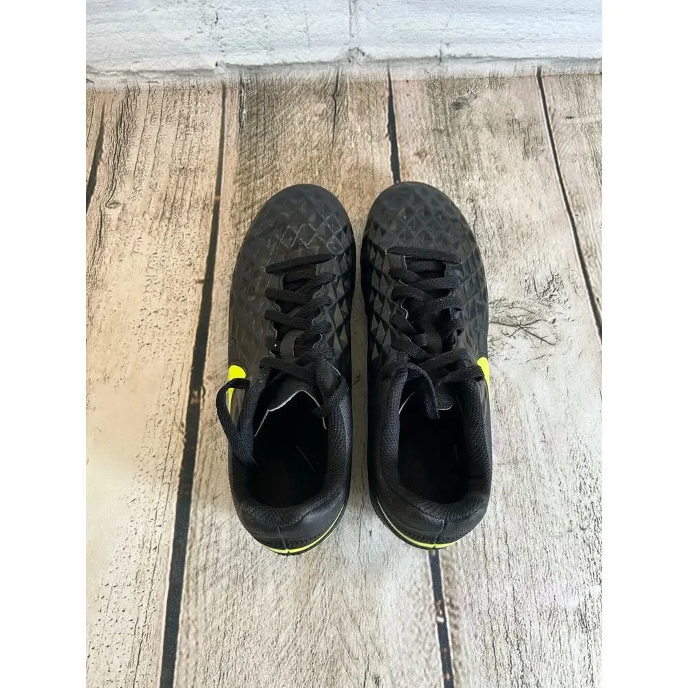 NIKE Kids Unisex Tiempo Legend 8 Football/Soccer Cleats / Size: 3Y